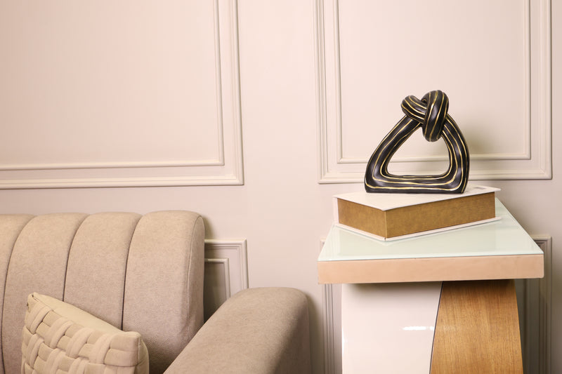 Noir Geometric Knot Accent