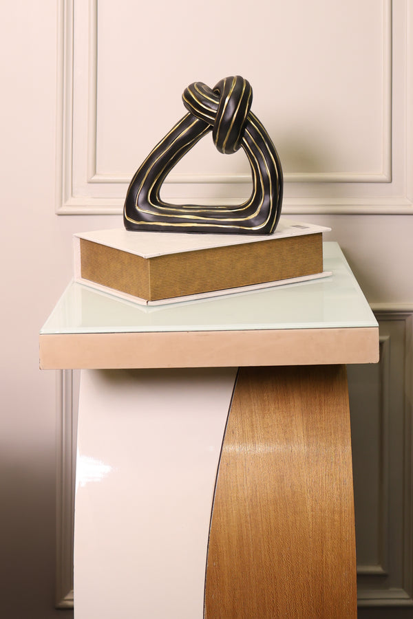 Noir Geometric Knot Accent