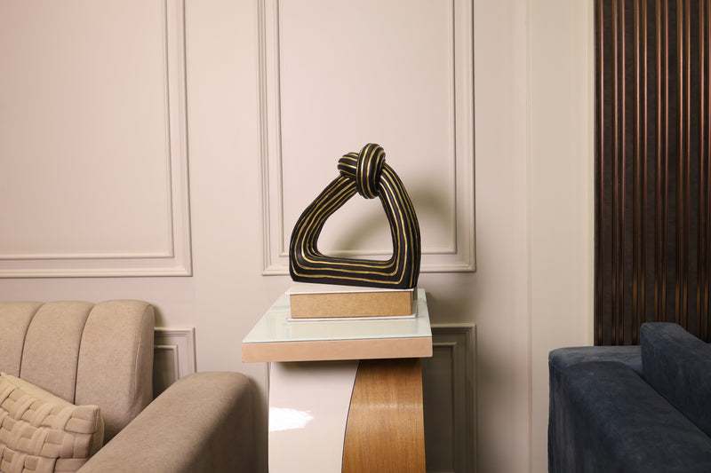 Noir Geometric Knot Accent
