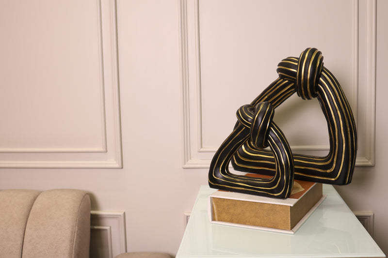 Noir Geometric Knot Accent