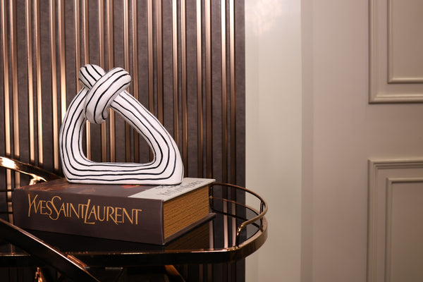 Bianco Geometric Knot Accent