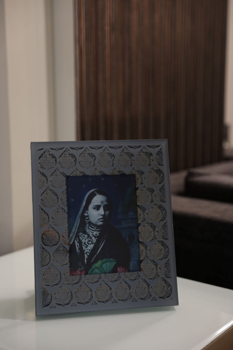 Maharani Photo Frame (Grey)