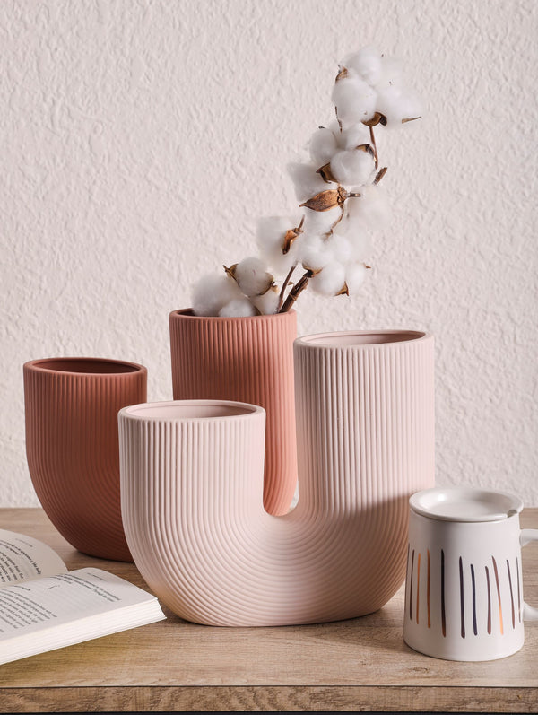 Lined "U" Vase (Dark Pink)